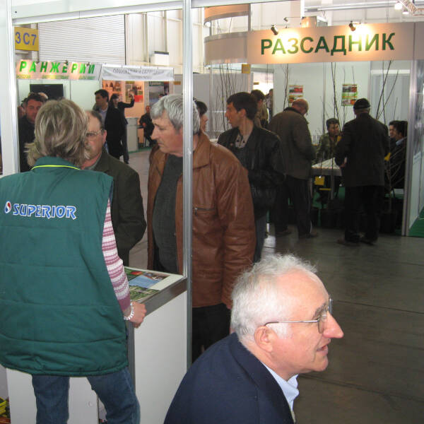 Dr Ivo na sajmu Agra februar. Štand sa firmom zastupnikom Slovbul Solanum iz Plovdiva.